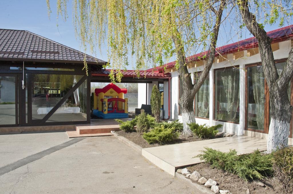 Pension Club Montana Campina Exterior foto