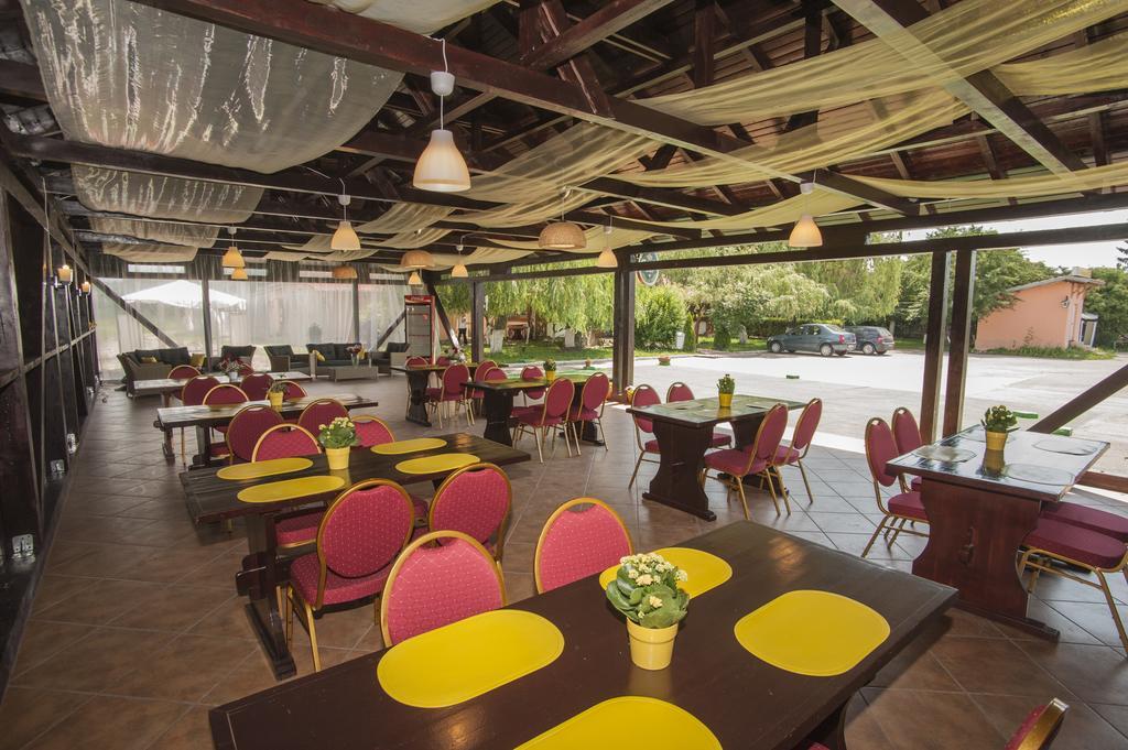 Pension Club Montana Campina Exterior foto