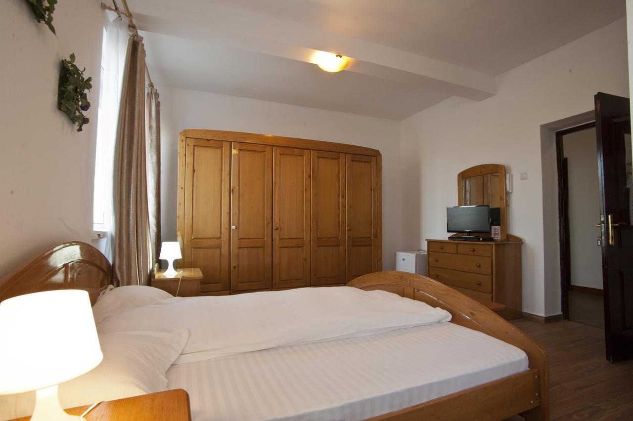 Pension Club Montana Campina Exterior foto